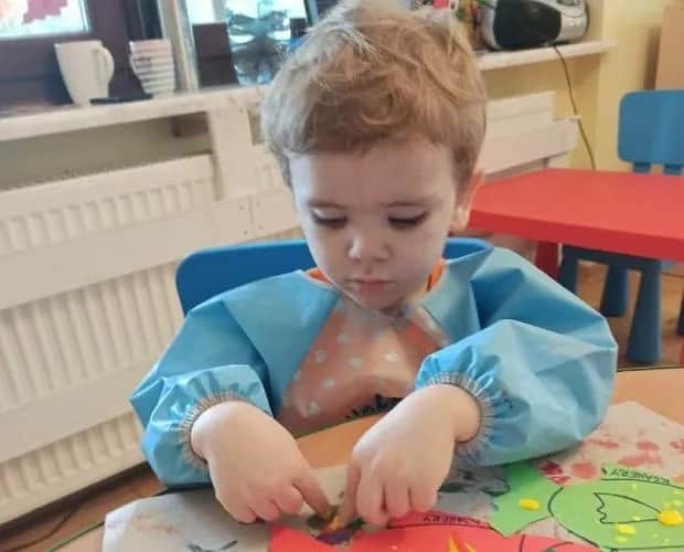 Dziecko z autyzmem w przedszkolu: Ile godzin? Decyzja należy do Ciebie!