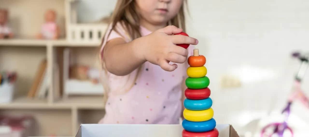 Rozwój sensoryczny: Co to znaczy? Wspieraj dziecko mądrze!